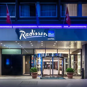 Radisson Blu, Hotell
